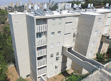 דירה ב